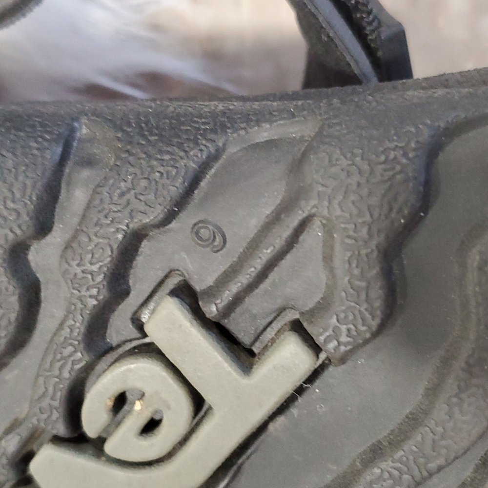 Teva black sandals size 9 - Picture 7 of 12